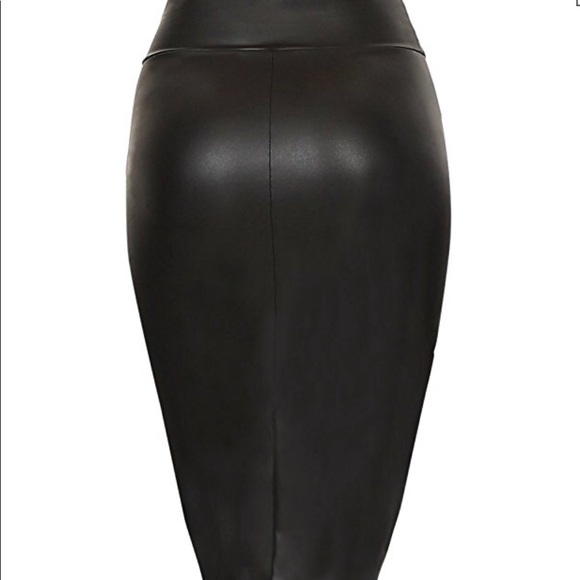 Black Women’s Pencil Skirt - Picture 5 of 8
